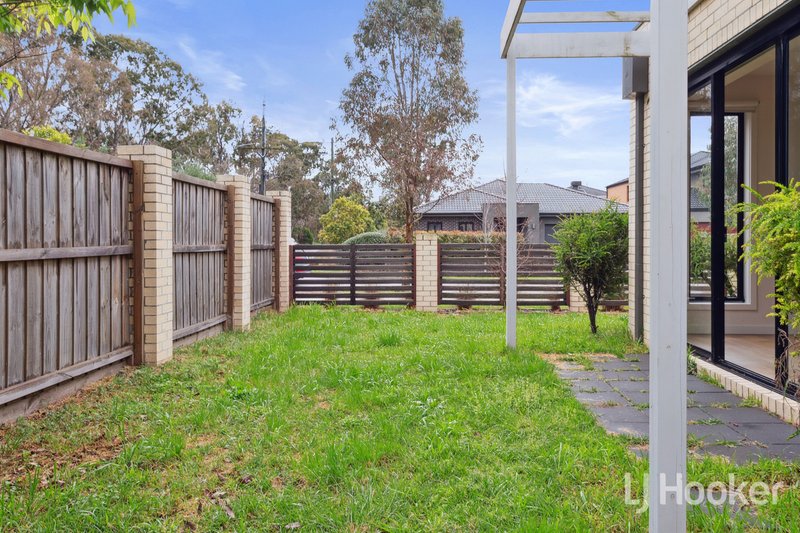 Photo - 2 Poa Court, Keysborough VIC 3173 - Image 10