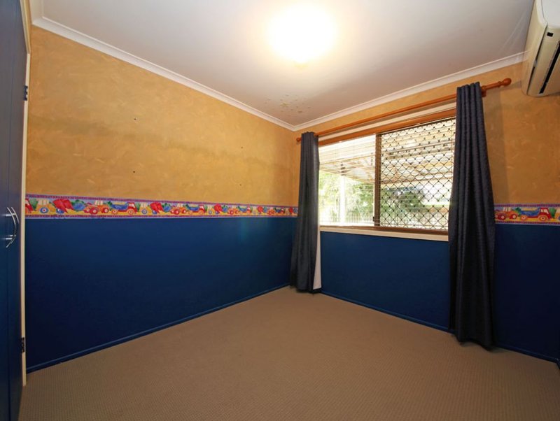 Photo - 2 Poinciana Court, Kallangur QLD 4503 - Image 15