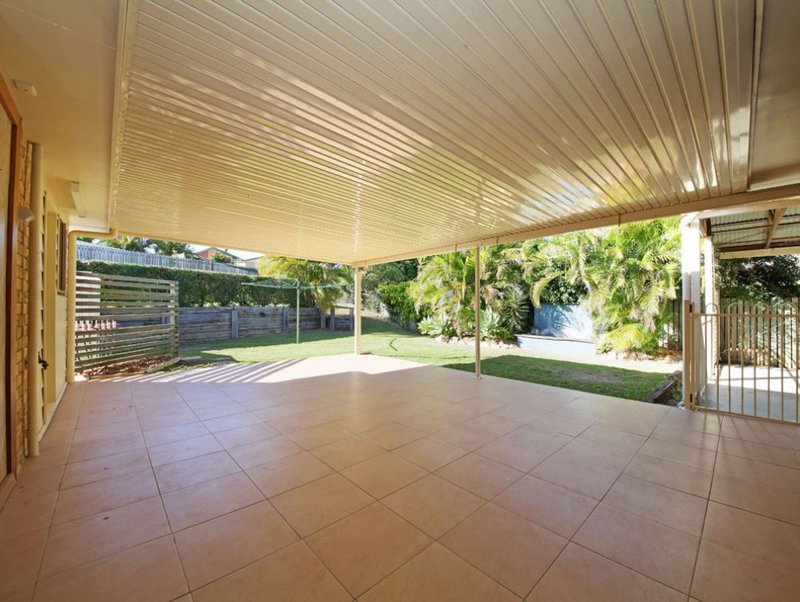 Photo - 2 Poinciana Court, Kallangur QLD 4503 - Image 16