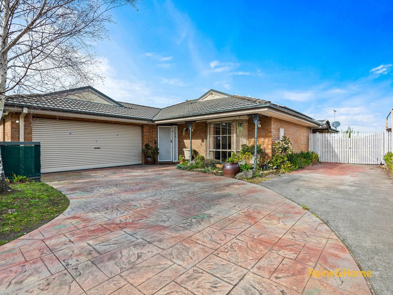 Photo - 2 Portofino Drive, Cranbourne North VIC 3977 - Image 2