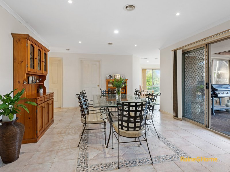 Photo - 2 Portofino Drive, Cranbourne North VIC 3977 - Image 12