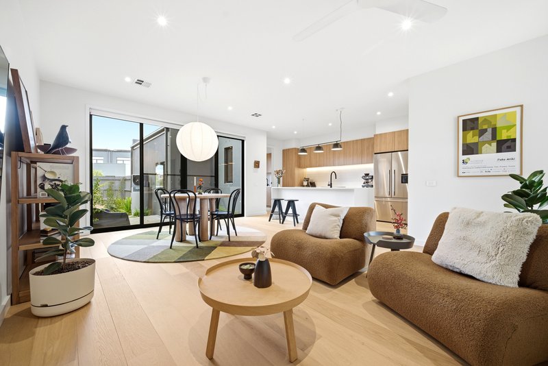 Photo - 2 Postman Walk, Clyde North VIC 3978 - Image 5