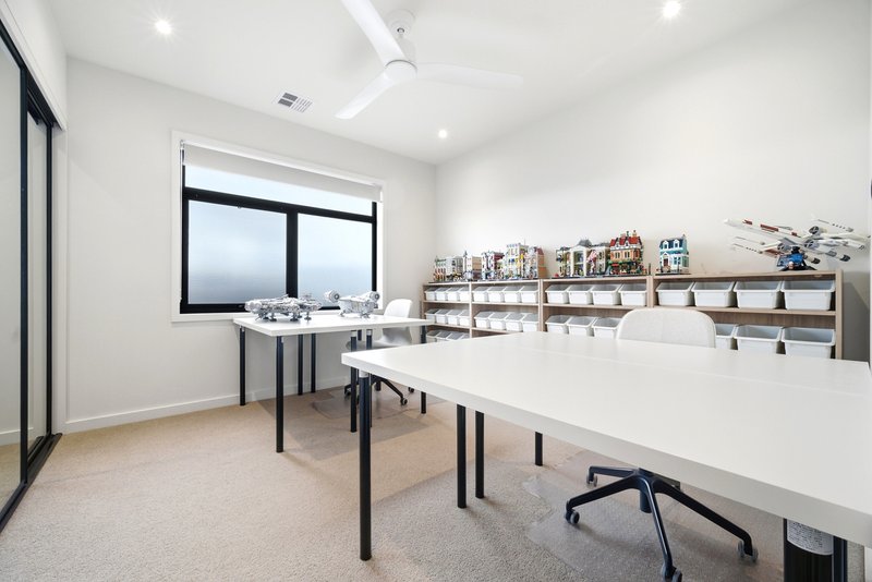 Photo - 2 Postman Walk, Clyde North VIC 3978 - Image 11