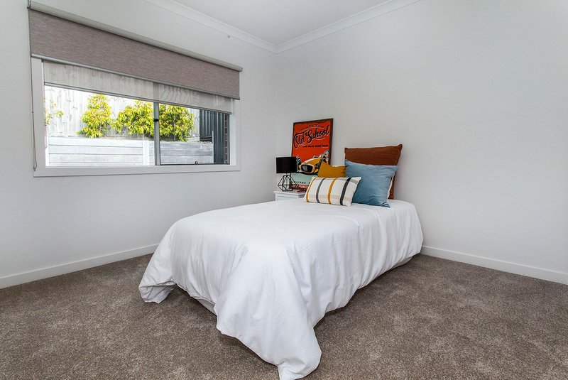 Photo - 2 Potters Rise, Lilydale VIC 3140 - Image 8