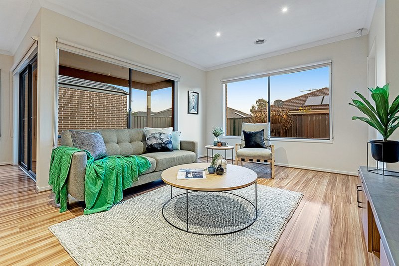 Photo - 2 Powell Street, Craigieburn VIC 3064 - Image 6