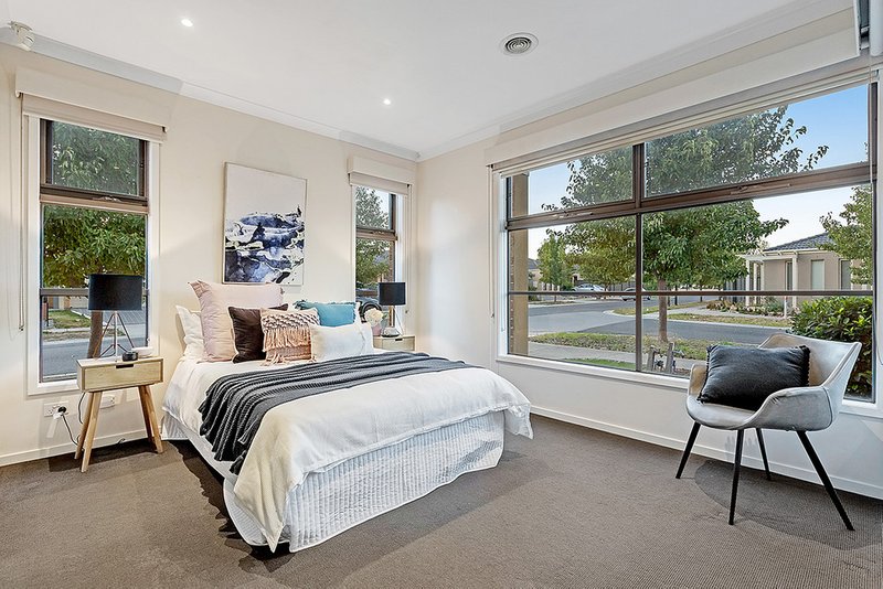 Photo - 2 Powell Street, Craigieburn VIC 3064 - Image 11