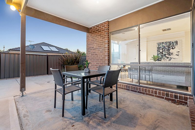 Photo - 2 Powell Street, Craigieburn VIC 3064 - Image 14