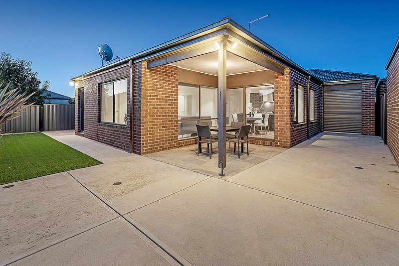 Photo - 2 Powell Street, Craigieburn VIC 3064 - Image 15