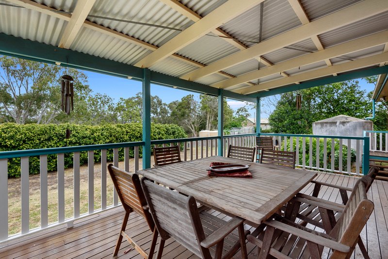 Photo - 2 Premier Place, Gowrie Junction QLD 4352 - Image 11