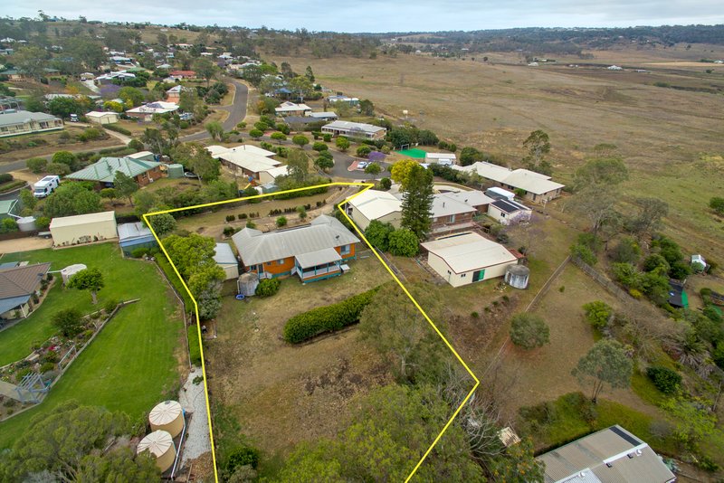 Photo - 2 Premier Place, Gowrie Junction QLD 4352 - Image 16