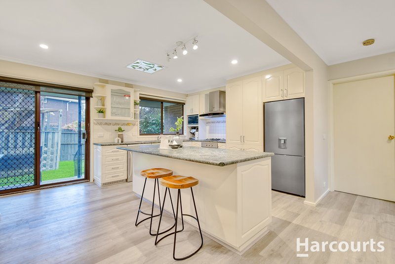 Photo - 2 Prenton Court, Wantirna VIC 3152 - Image 5