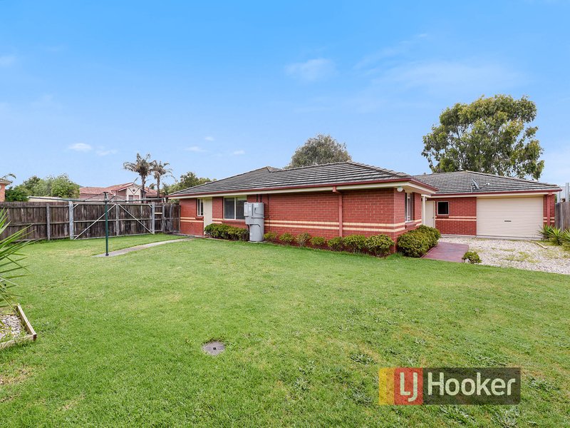 Photo - 2 Prestwick Green, Cranbourne VIC 3977 - Image 13