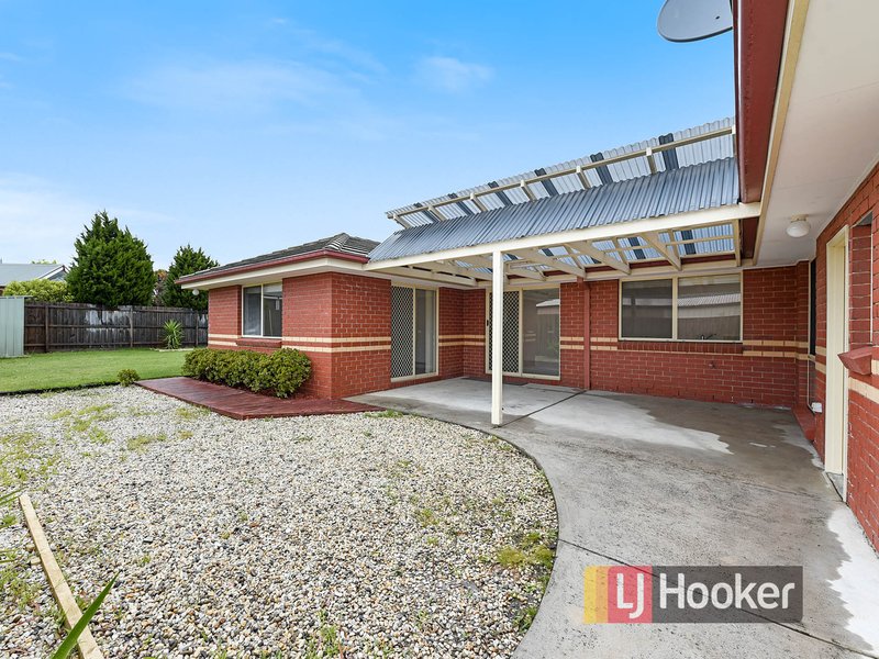 Photo - 2 Prestwick Green, Cranbourne VIC 3977 - Image 14