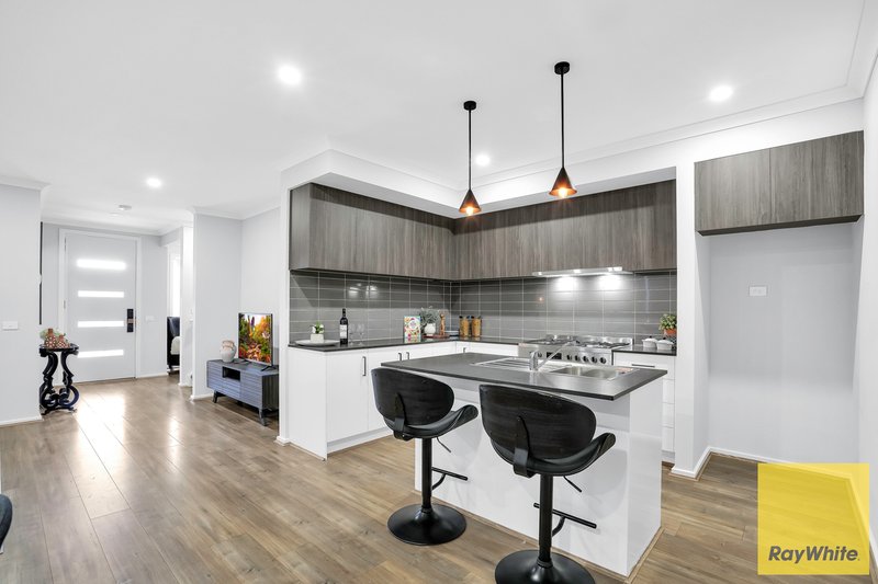 Photo - 2 Primrose Avenue, Rockbank VIC 3335 - Image 4