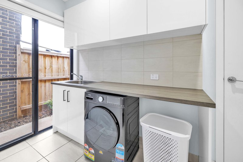Photo - 2 Primrose Avenue, Rockbank VIC 3335 - Image 10