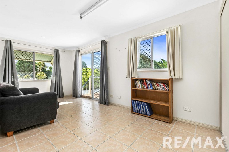 Photo - 2 Prince Street, Urangan QLD 4655 - Image 15