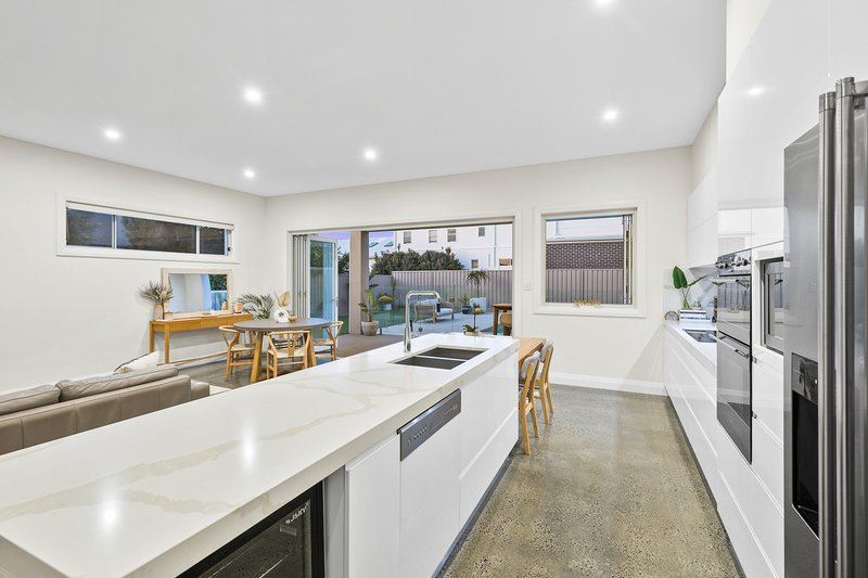 Photo - 2 Pur Pur Avenue, Lake Illawarra NSW 2528 - Image 4