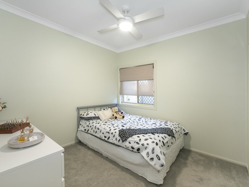 Photo - 2 Queens Court, Forest Lake QLD 4078 - Image 13