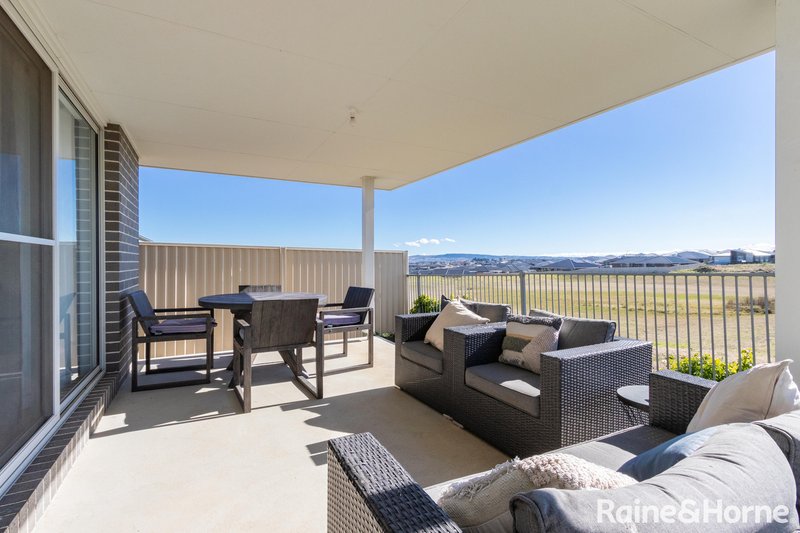 Photo - 2 Quigley Close, Kelso NSW 2795 - Image 14