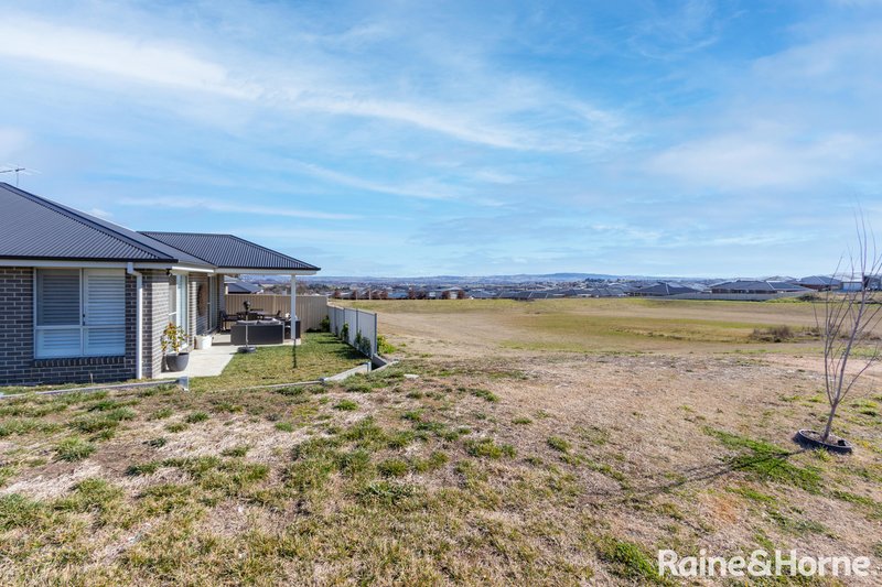 Photo - 2 Quigley Close, Kelso NSW 2795 - Image 15