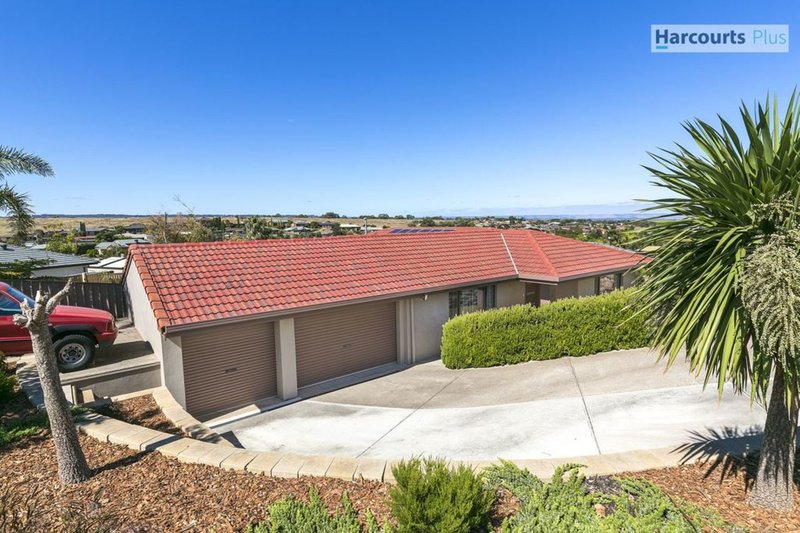 Photo - 2 Quinvale Road, Hallett Cove SA 5158 - Image 2