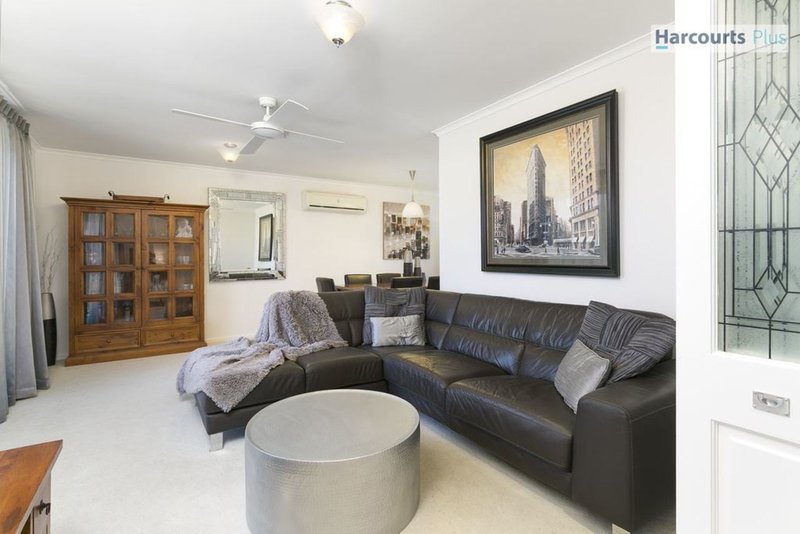 Photo - 2 Quinvale Road, Hallett Cove SA 5158 - Image 3