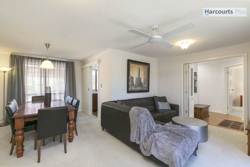 Photo - 2 Quinvale Road, Hallett Cove SA 5158 - Image 4