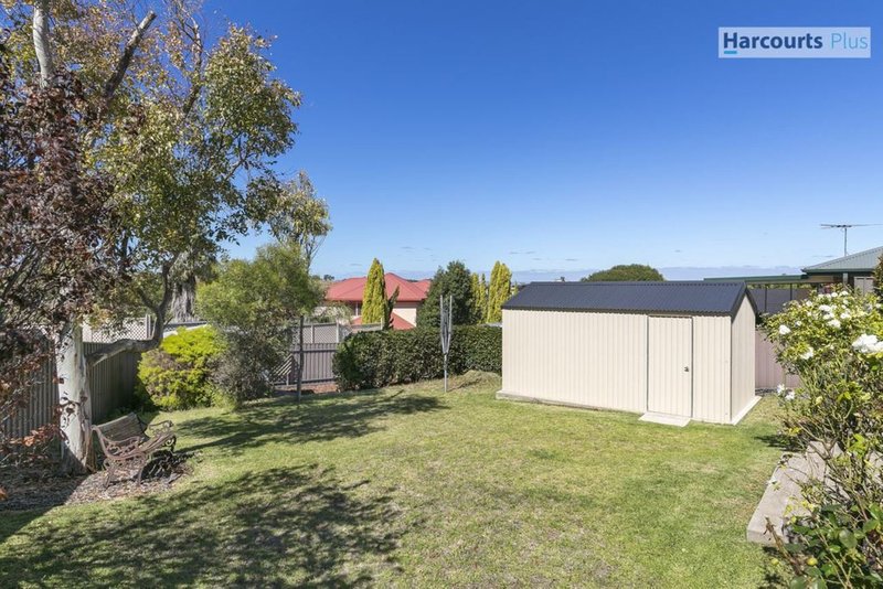 Photo - 2 Quinvale Road, Hallett Cove SA 5158 - Image 15