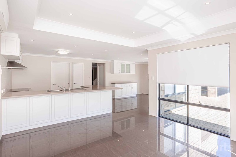 Photo - 2 Rabaul Lane, Dianella WA 6059 - Image 5