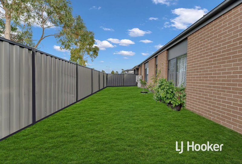 Photo - 2 Radiance St, , Tarneit VIC 3029 - Image 8