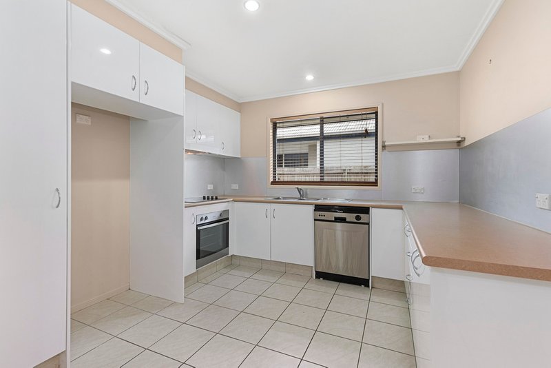 Photo - 2 Radunz Place, Birkdale QLD 4159 - Image 4