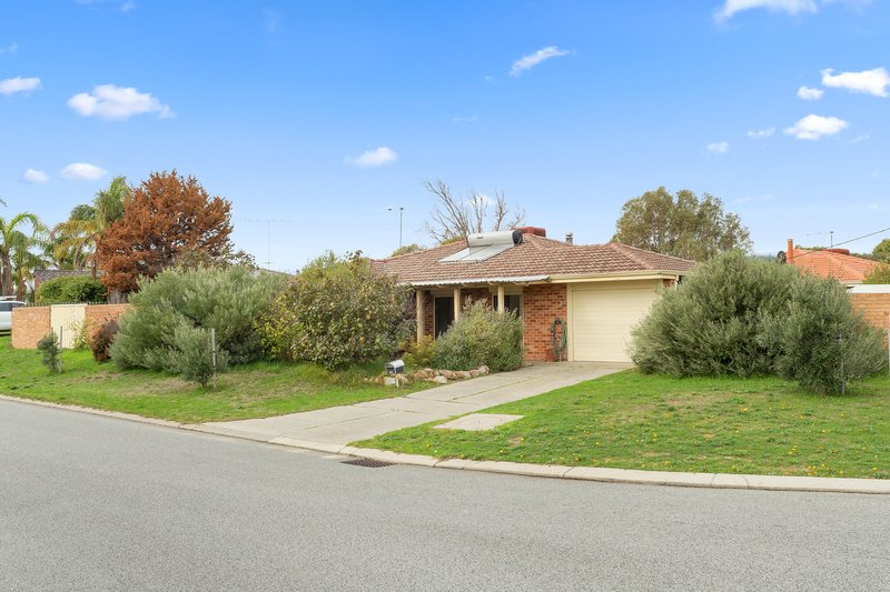 2 Raeside Crescent, Cooloongup WA 6168