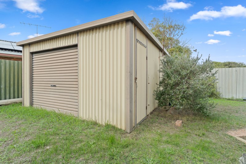 Photo - 2 Raeside Crescent, Cooloongup WA 6168 - Image 24