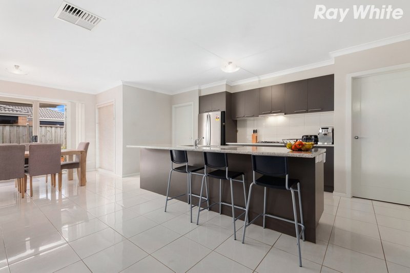 Photo - 2 Ramona Way, Pakenham VIC 3810 - Image 8