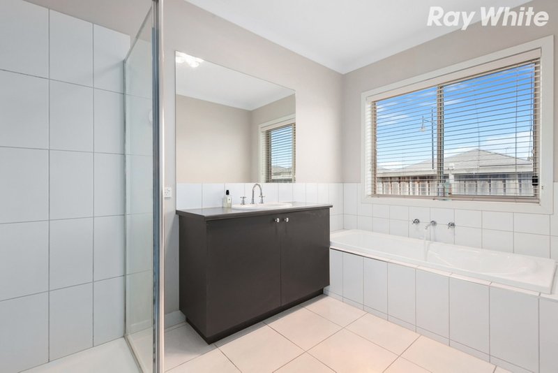 Photo - 2 Ramona Way, Pakenham VIC 3810 - Image 11