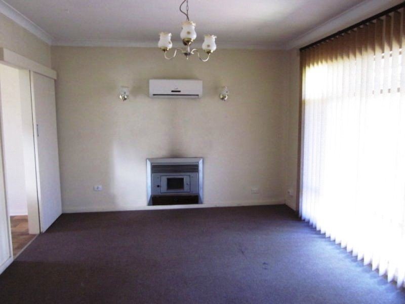 Photo - 2 Randell Road, Morphett Vale SA 5162 - Image 4