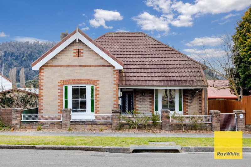 2 Read Ave , Lithgow NSW 2790