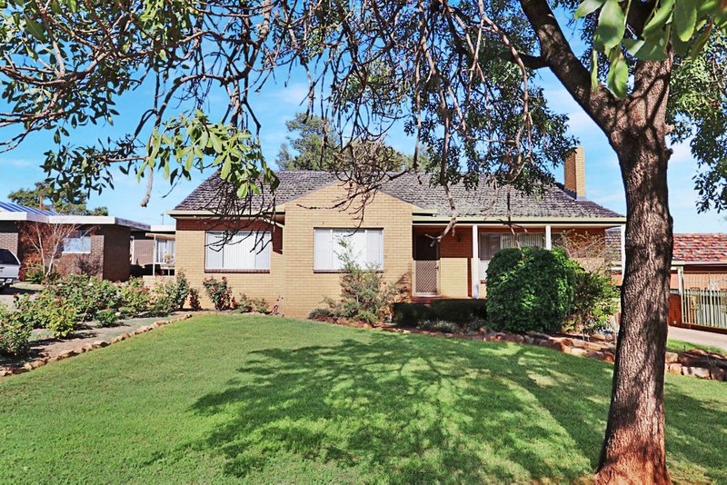 2 Redmond Street, Temora NSW 2666