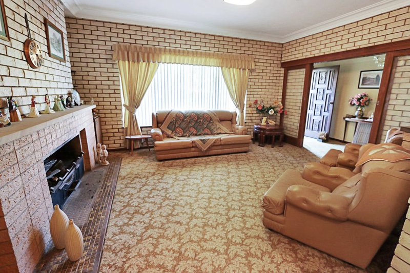 Photo - 2 Redmond Street, Temora NSW 2666 - Image 3