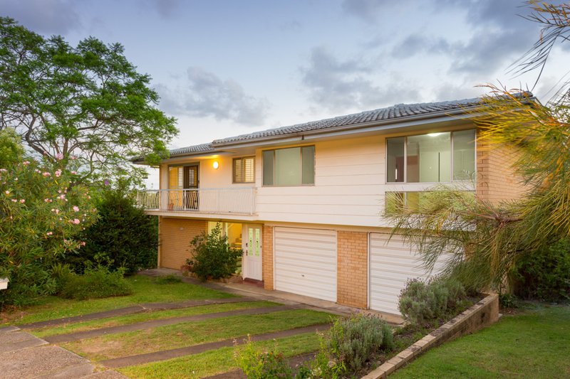 Photo - 2 Redwood Street, Stafford Heights QLD 4053 - Image