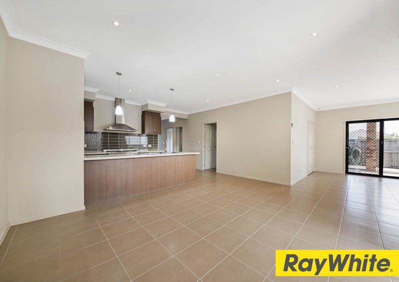 Photo - 2 Regeling Court, Loganlea QLD 4131 - Image 3