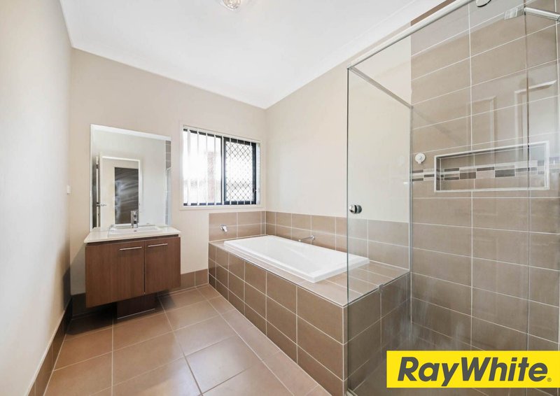 Photo - 2 Regeling Court, Loganlea QLD 4131 - Image 6