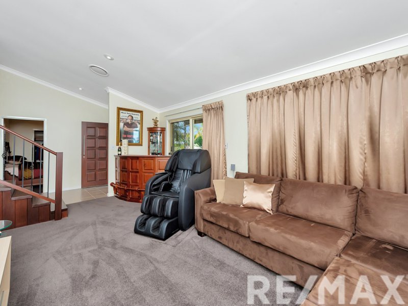 Photo - 2 Renfrew Drive, Highland Park QLD 4211 - Image 12