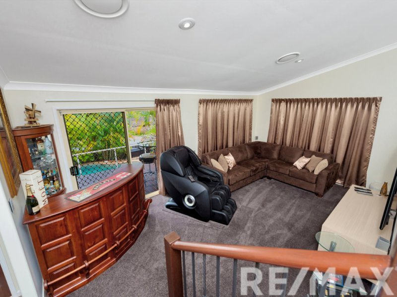 Photo - 2 Renfrew Drive, Highland Park QLD 4211 - Image 13