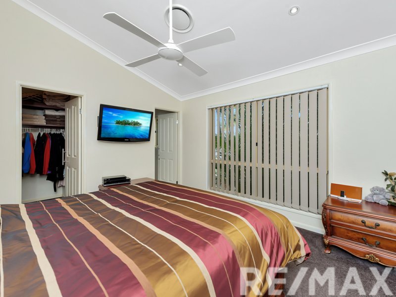 Photo - 2 Renfrew Drive, Highland Park QLD 4211 - Image 16