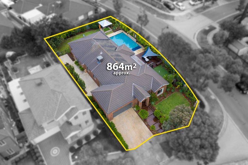 Photo - 2 Renfrey Place, Craigieburn VIC 3064 - Image 2