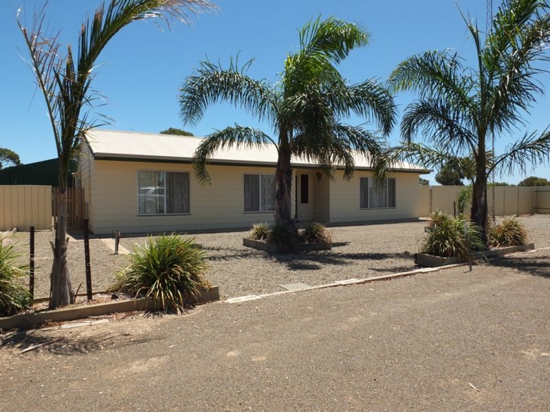 Photo - 2 Richard Street, Wallaroo SA 5556 - Image 2