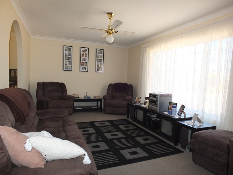 Photo - 2 Richard Street, Wallaroo SA 5556 - Image 11