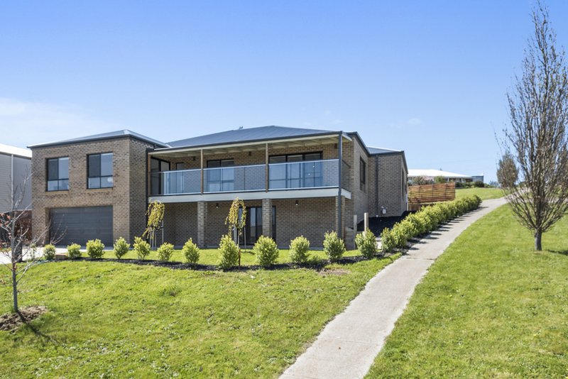 2 Ridgeway Crescent, Kyneton VIC 3444