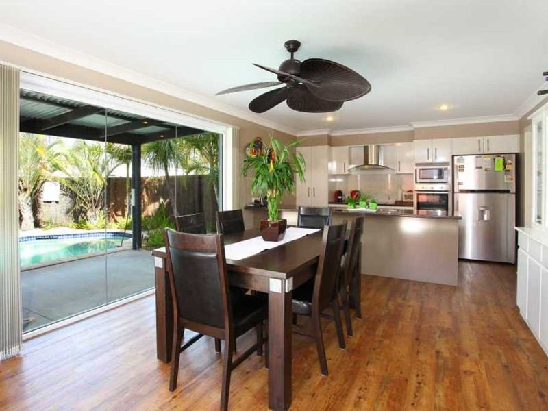 Photo - 2 Ridgewood Close, Pacific Pines QLD 4211 - Image 4